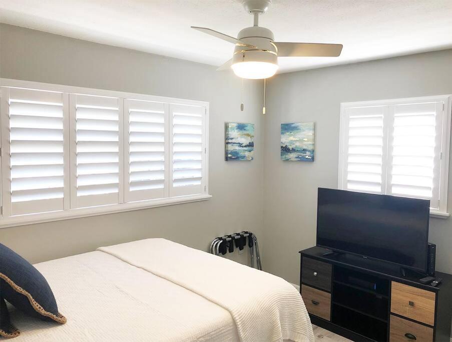 Modern Apartment - 2 Of 4 Punta Gorda Exterior photo